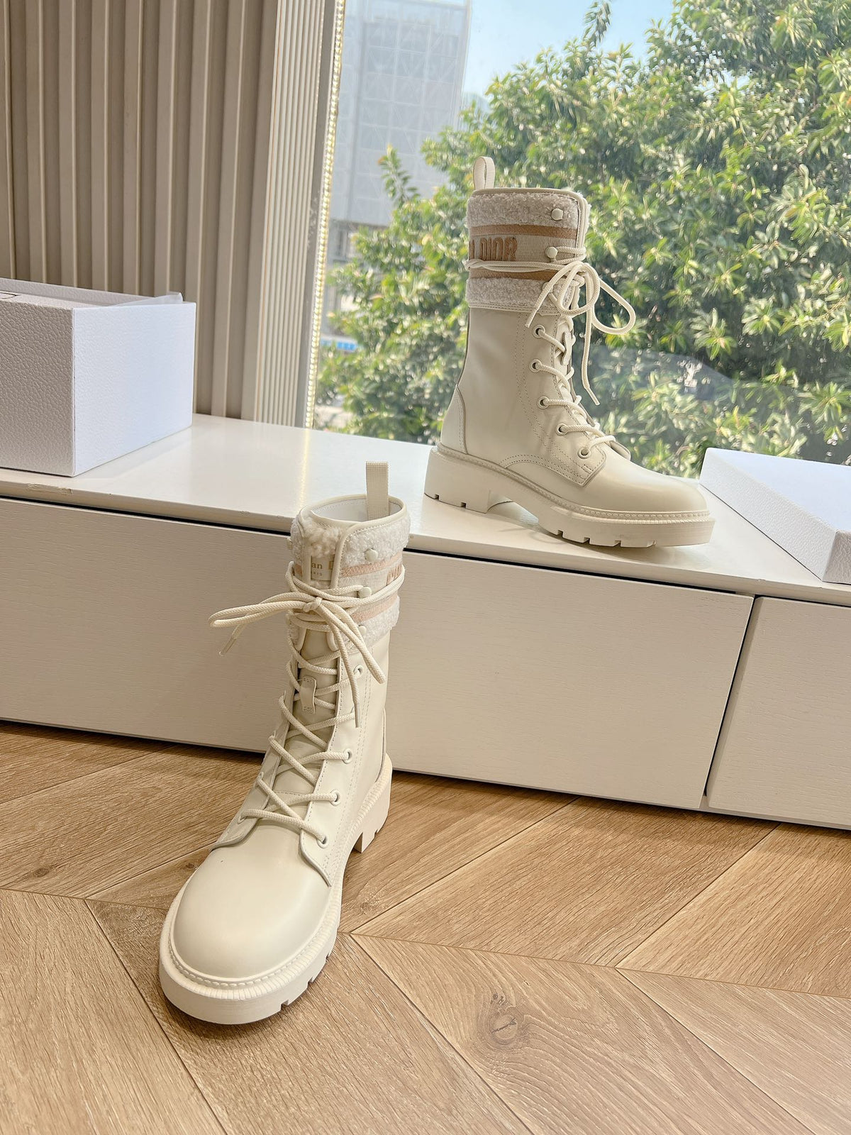 Dior 2026 D-Major Ankle Boots White Cowhide 128415