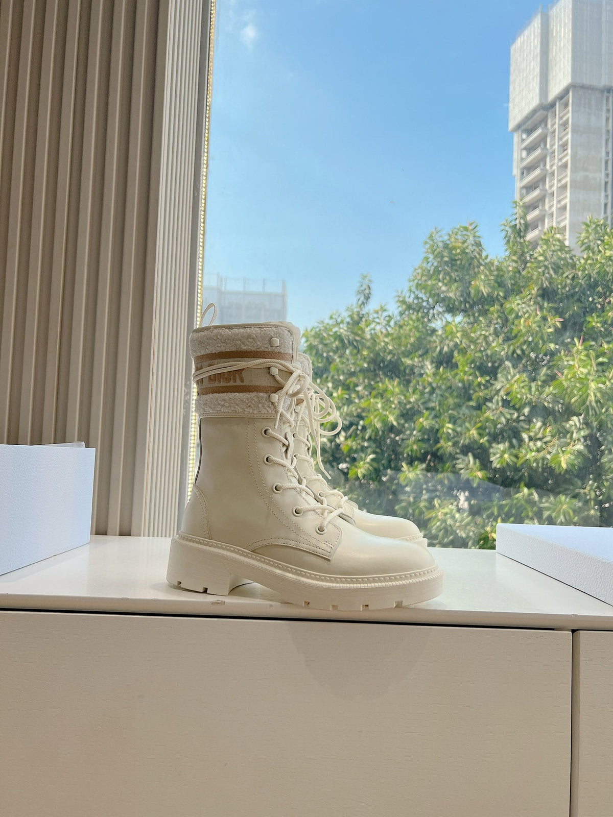 Dior 2026 D-Major Ankle Boots White Cowhide 128415