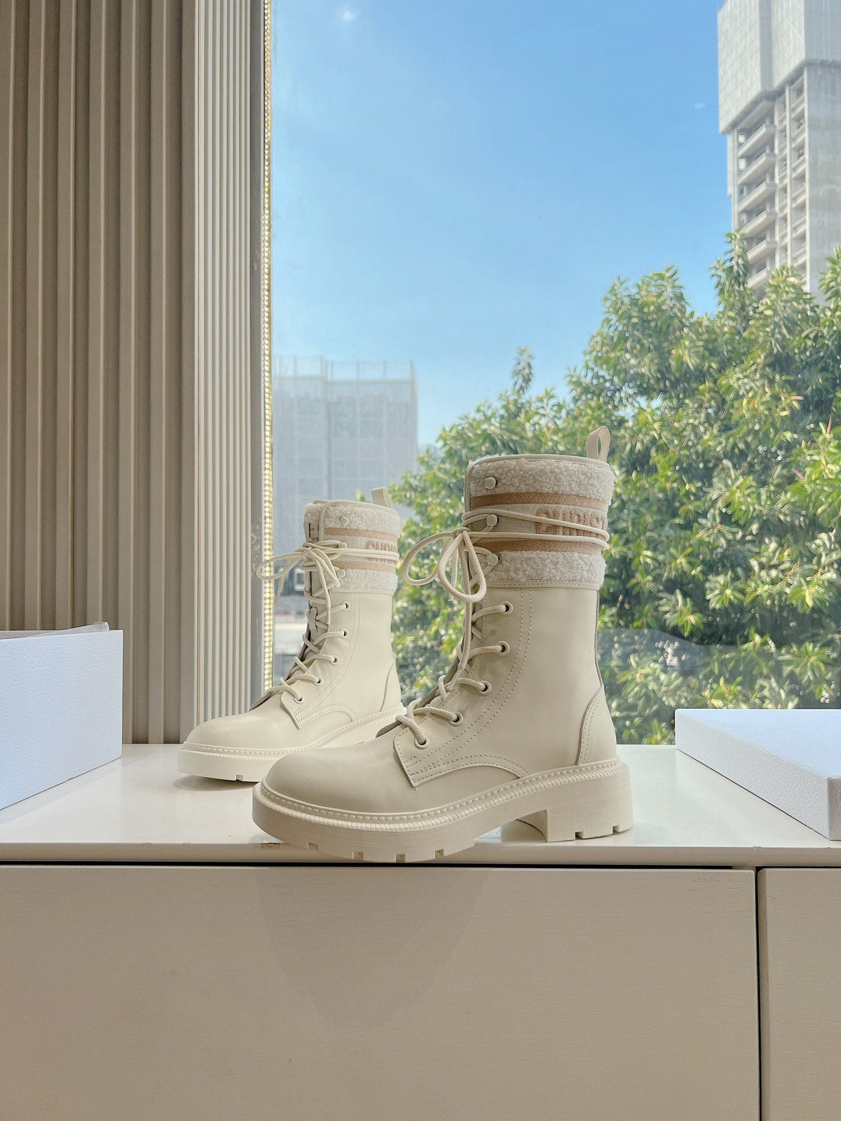 Dior 2026 D-Major Ankle Boots White Cowhide 128415