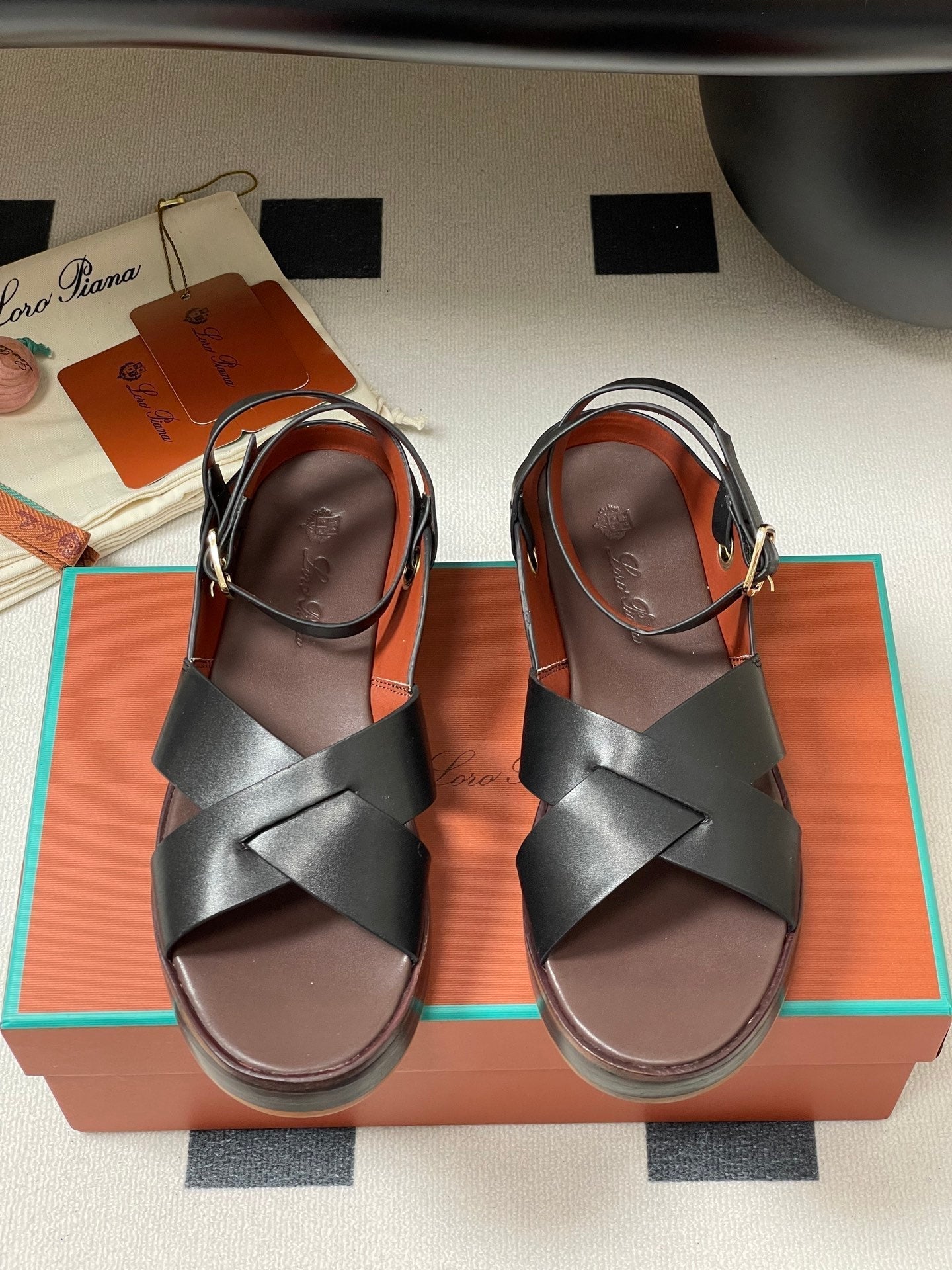 LP  Sandal Black Brown Cowhide 312170