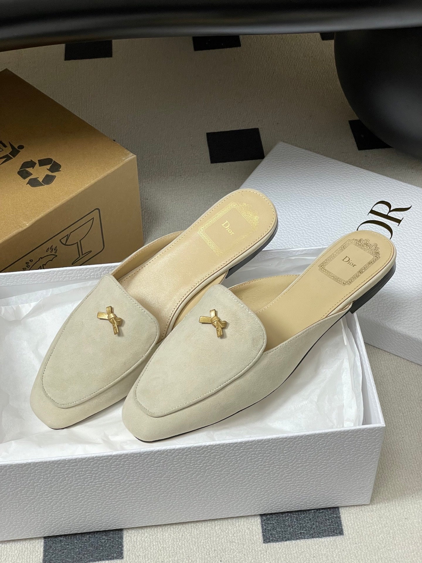 CD 26 Bow Mules Ivory Beige Suede Cowhide 632594