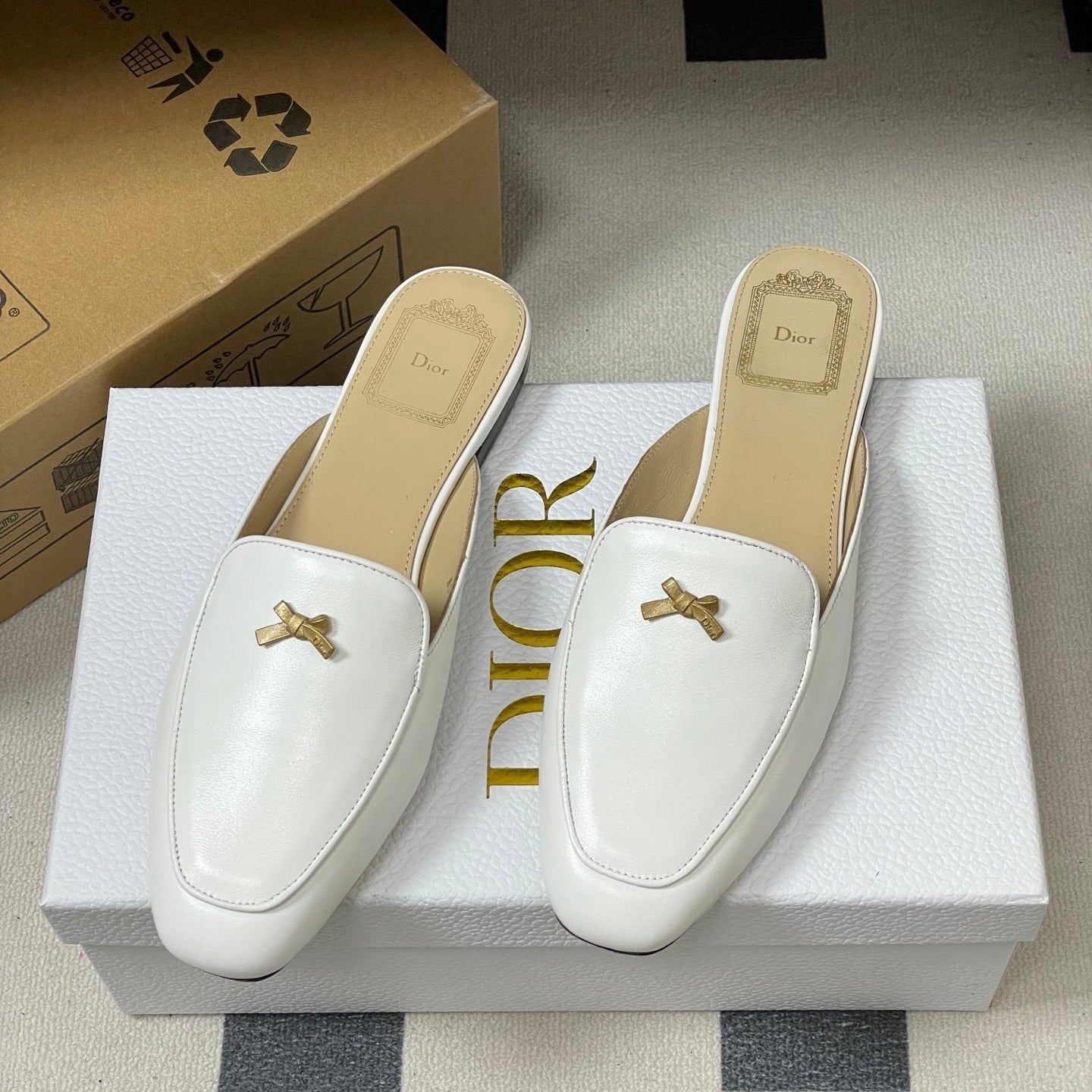 CD 26 Bow Mules White Beige Cowhide 632596
