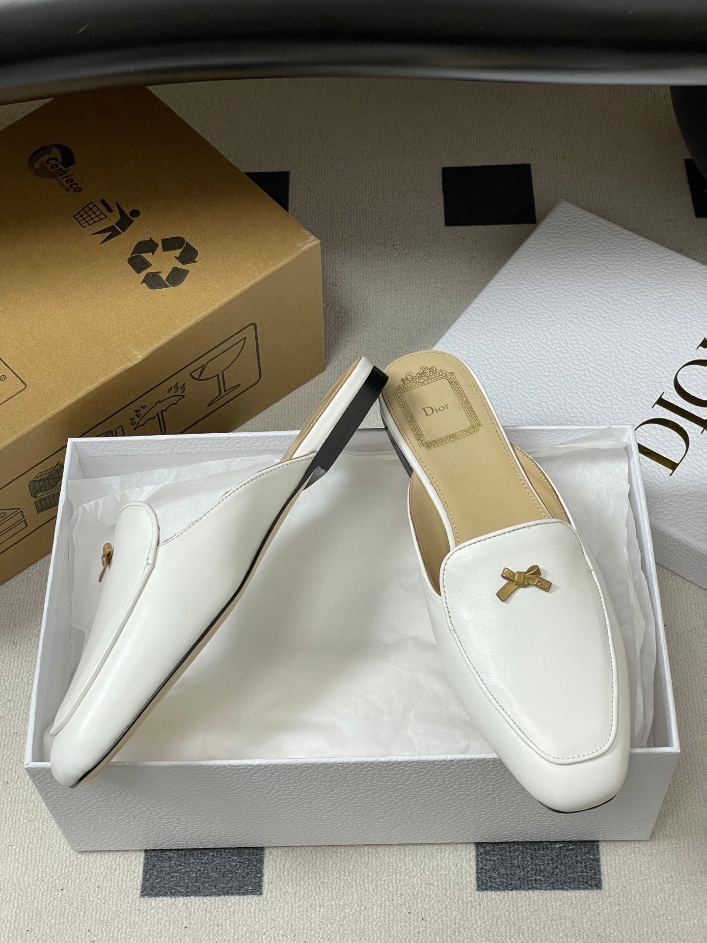 CD 26 Bow Mules White Beige Cowhide 632596