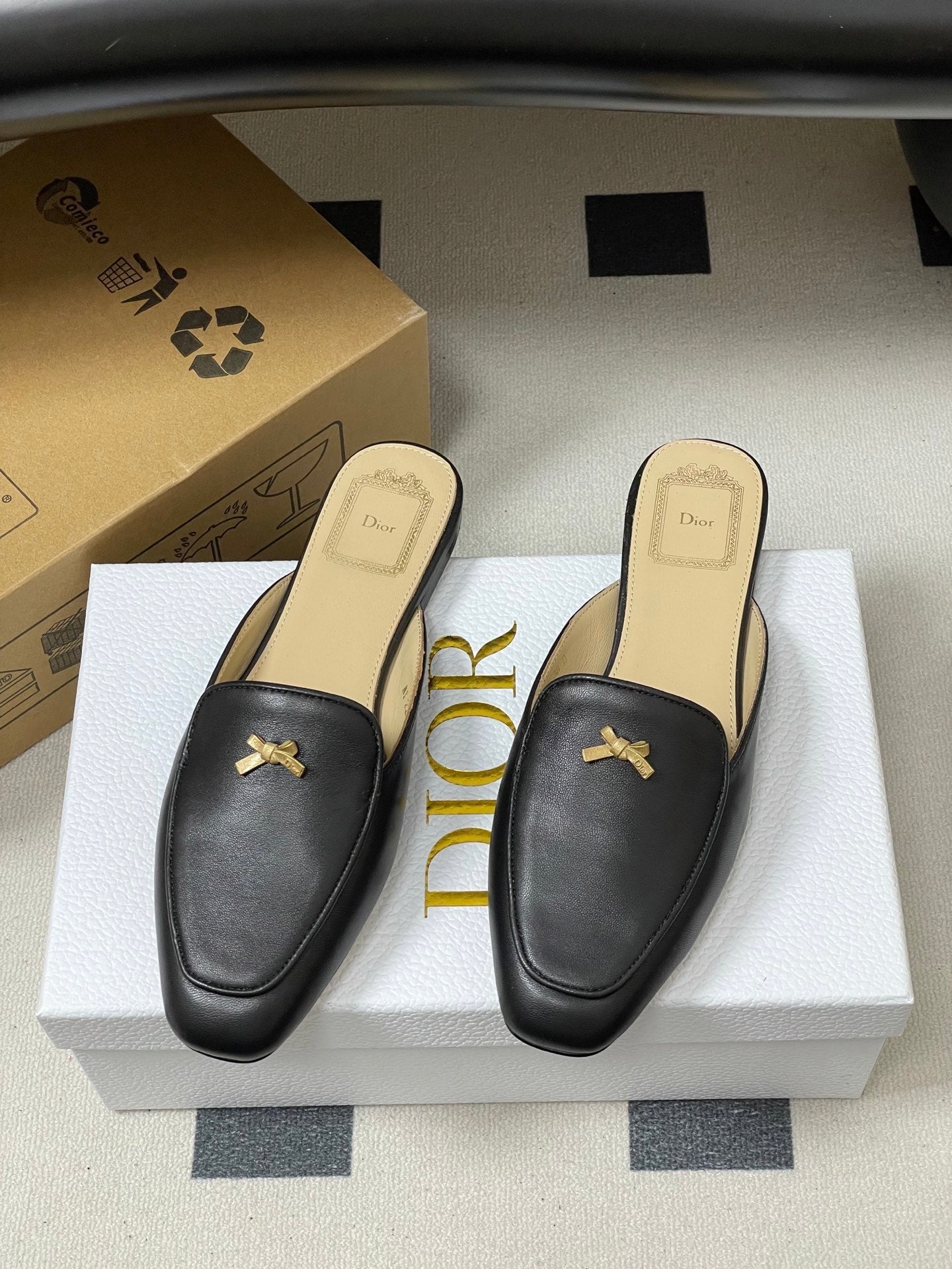 CD 26 Bow Mules Black Beige Cowhide 632597