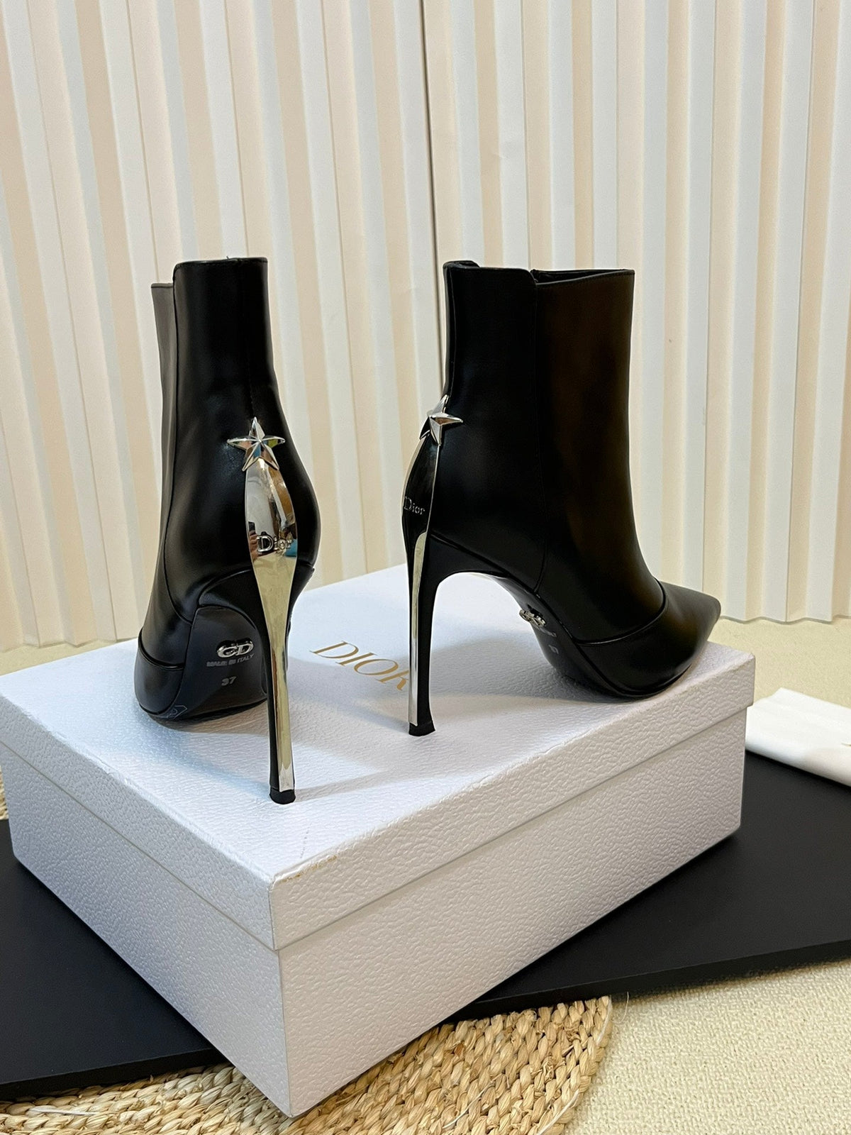 Dior 2026 Pointed Toe Ankle Boots 100mm Cowhide 137124