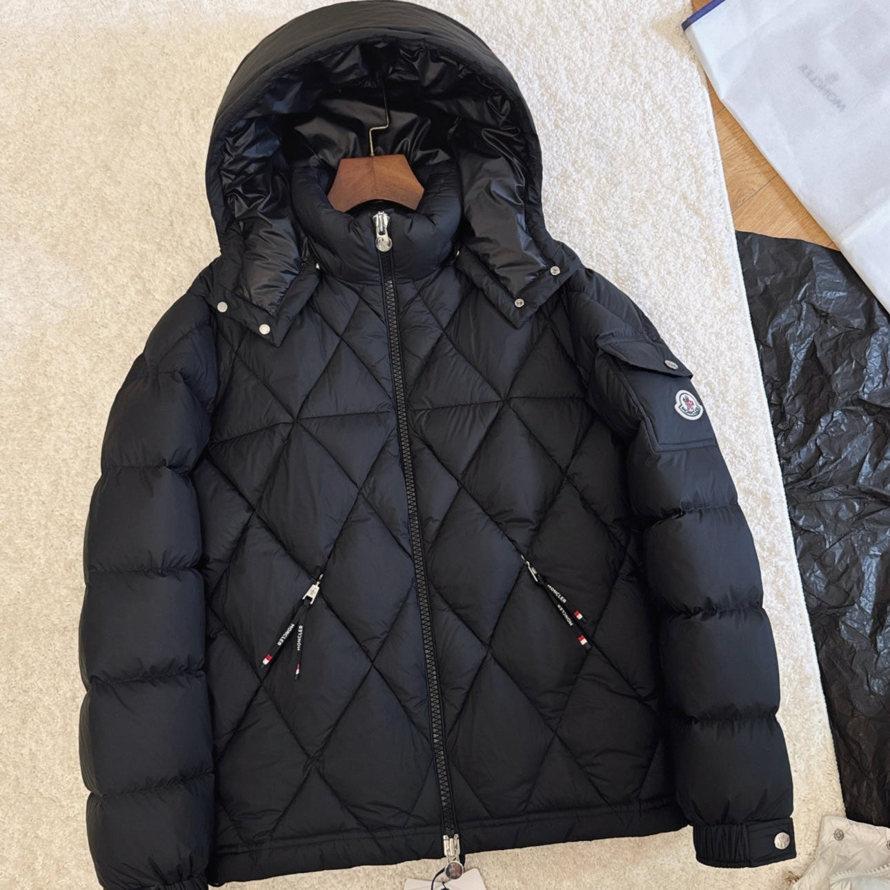 Moncler 2025 Averole Jacket Black Polyester Down