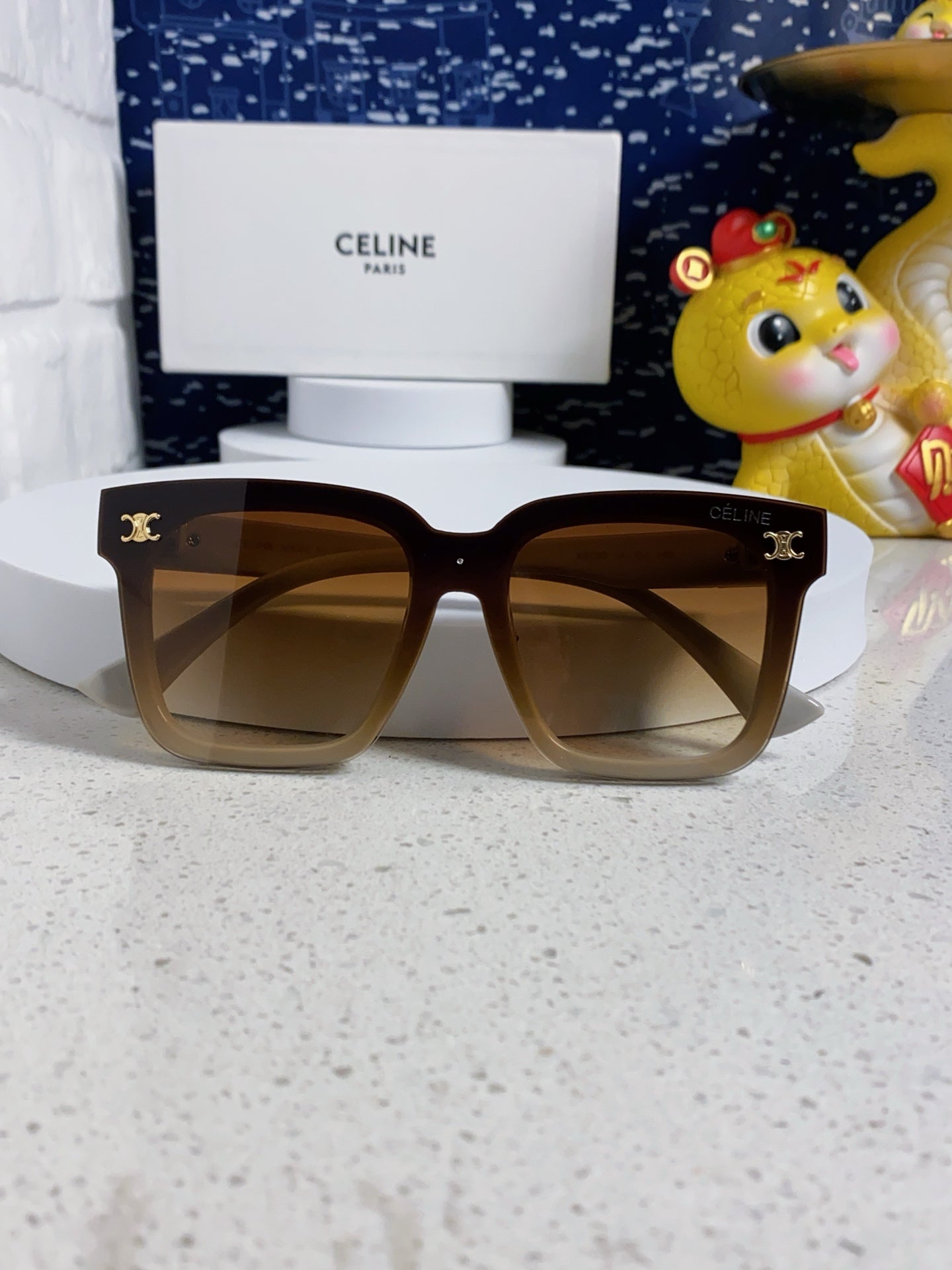 TRIOMPHE SUNGLASSES 548633 IN IVORY ACETATE