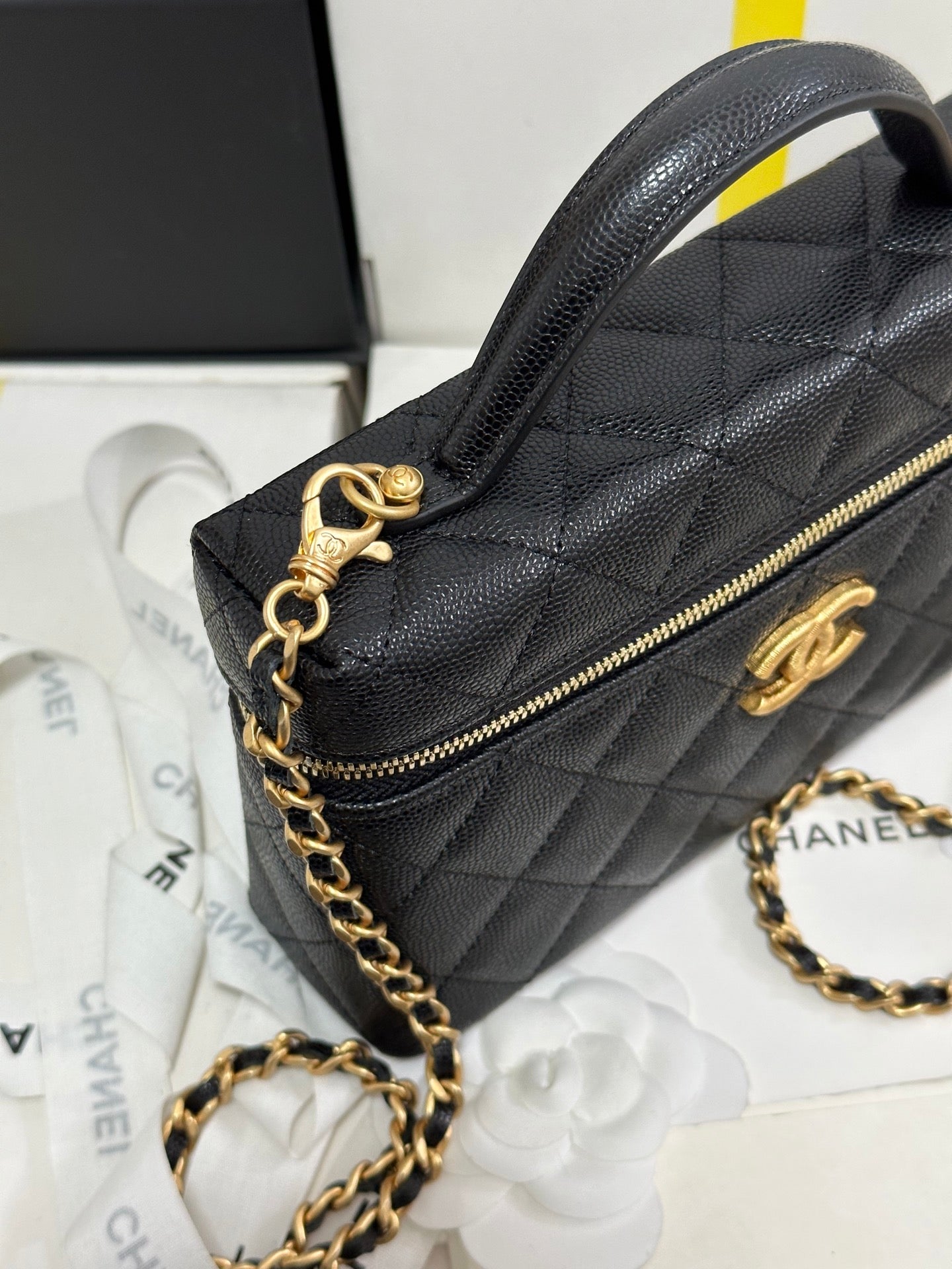 CC 25P Vanity Case 19.5cm Black Calfskin Gold Hardware 243586