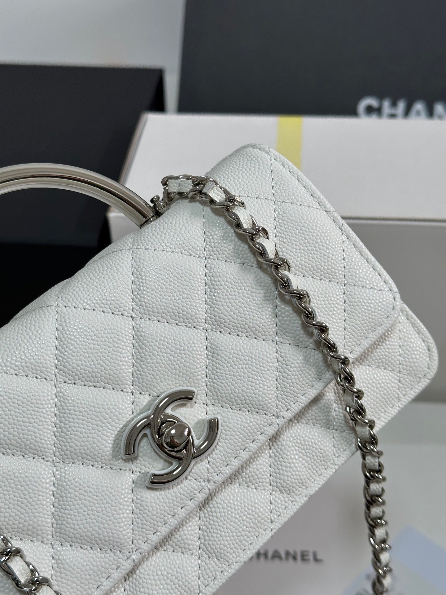 CC 25P Wallet Woc Handle 17cm White Leather Silver Hardware 243442