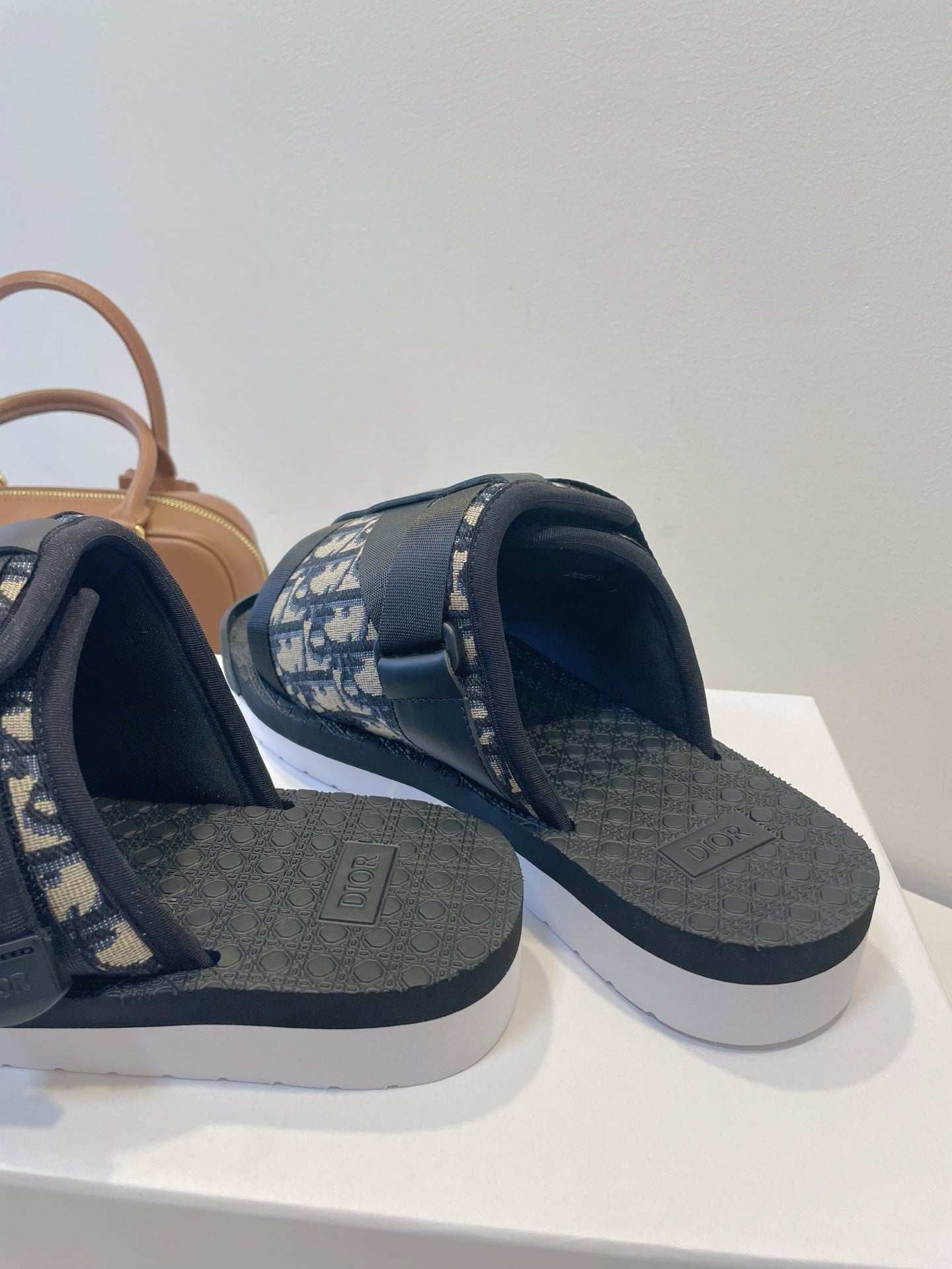 Dior 2026 Embroidered Sandals 30mm Fabric Rubber 890803