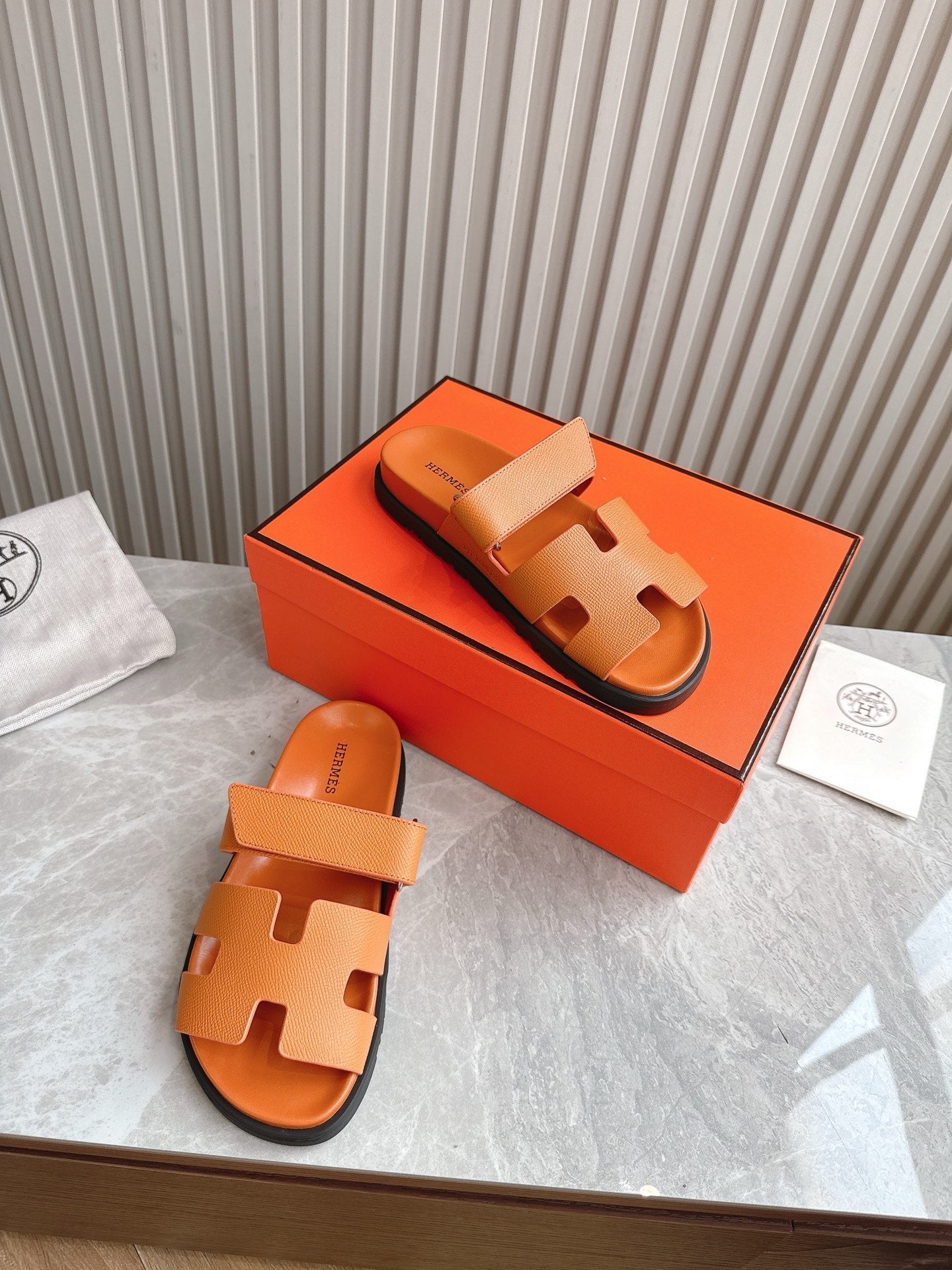 HM 26ss Slippers Orange Genuine Leather 618573