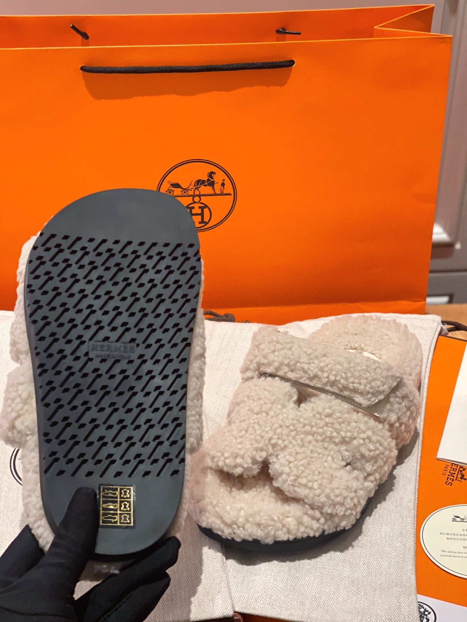 Hermes 2026 Chypre Sandal Shearling 942987