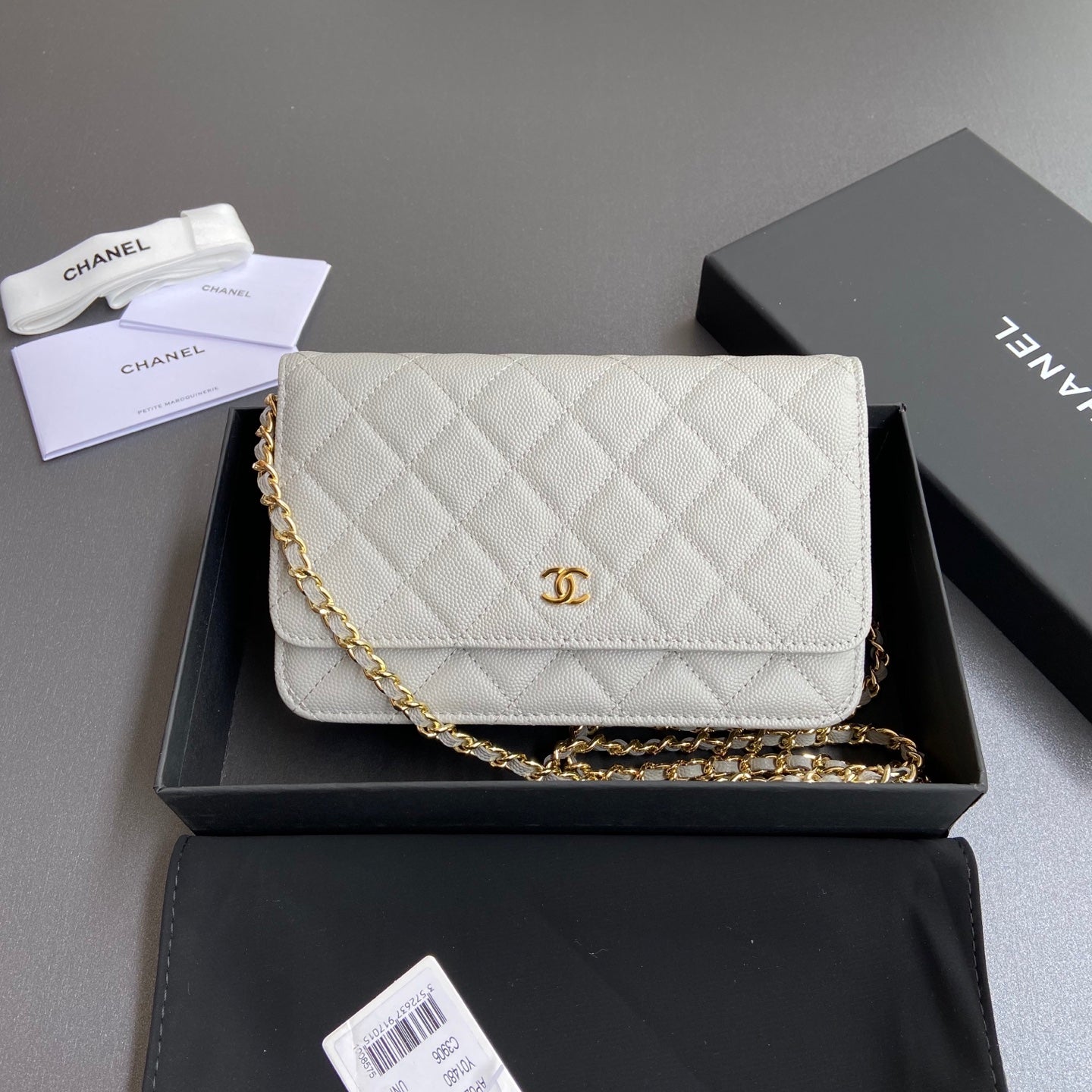 CC Wallet On Chain 20cm White Caviar Leather Gold Hardware 240157