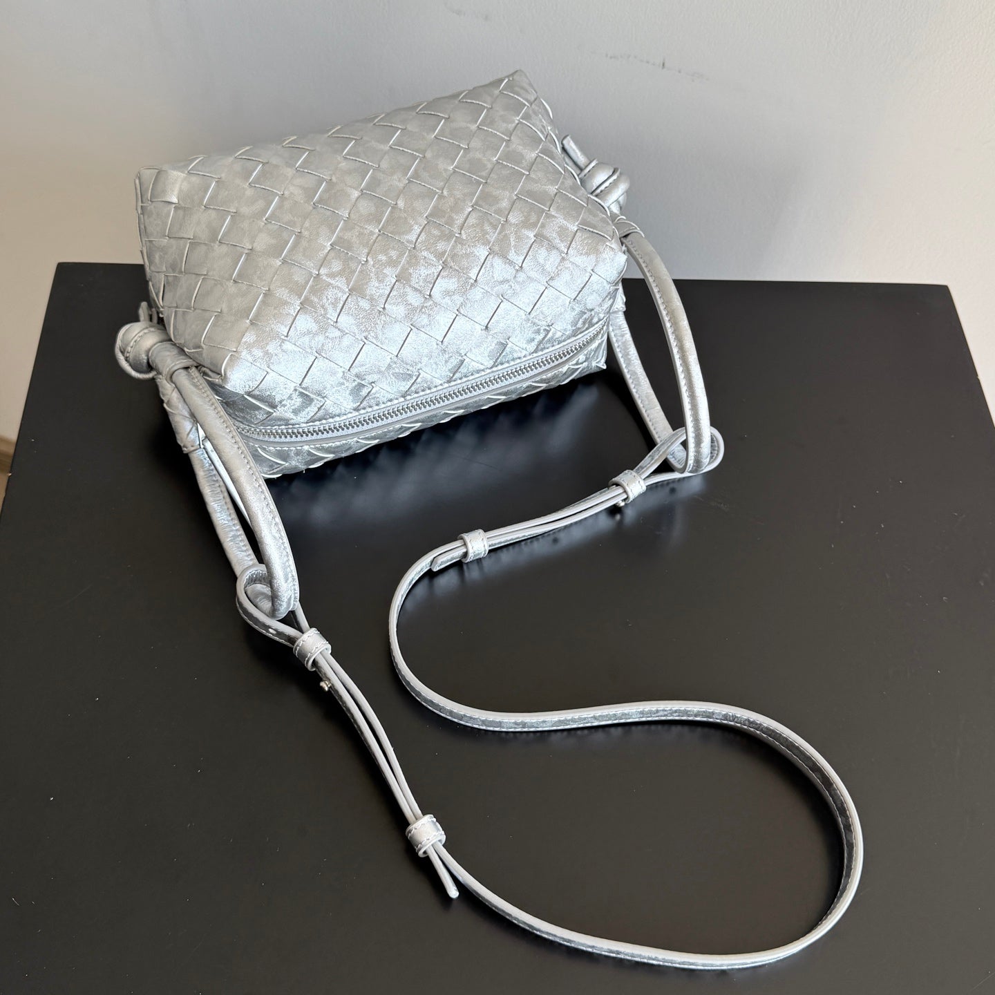 Bottega Veneta 2026 Loop Bag 21cm Silver Intrecciato Woven Leather 137119