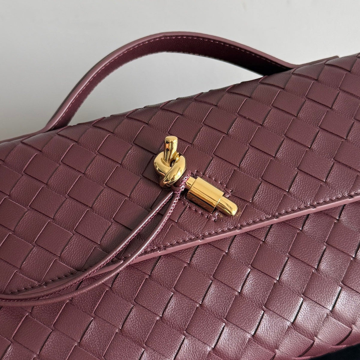 Bottega Veneta 2026 Andiamo Clutch With Handle 24cm Lambskin