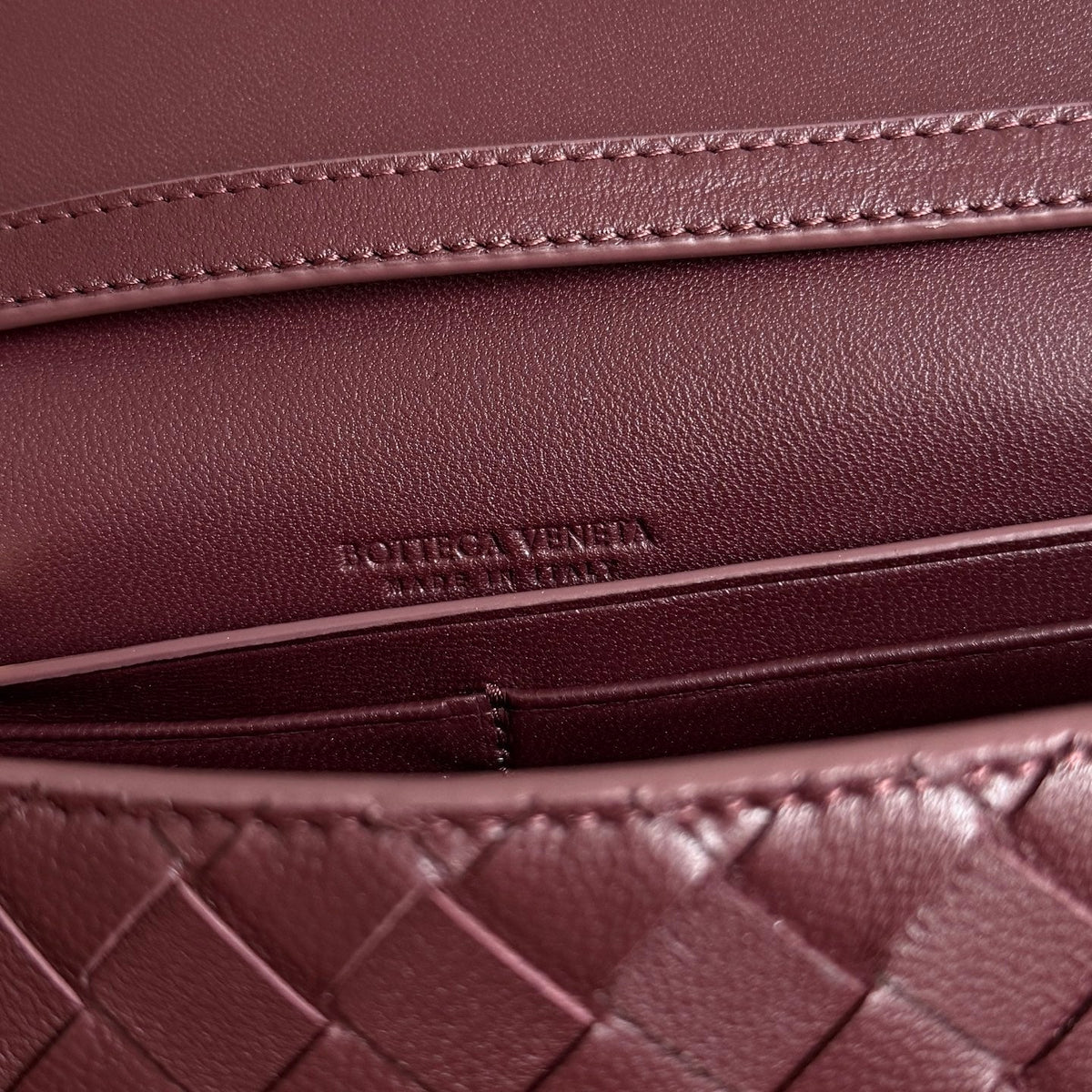 Bottega Veneta 2026 Andiamo Clutch With Handle 24cm Lambskin