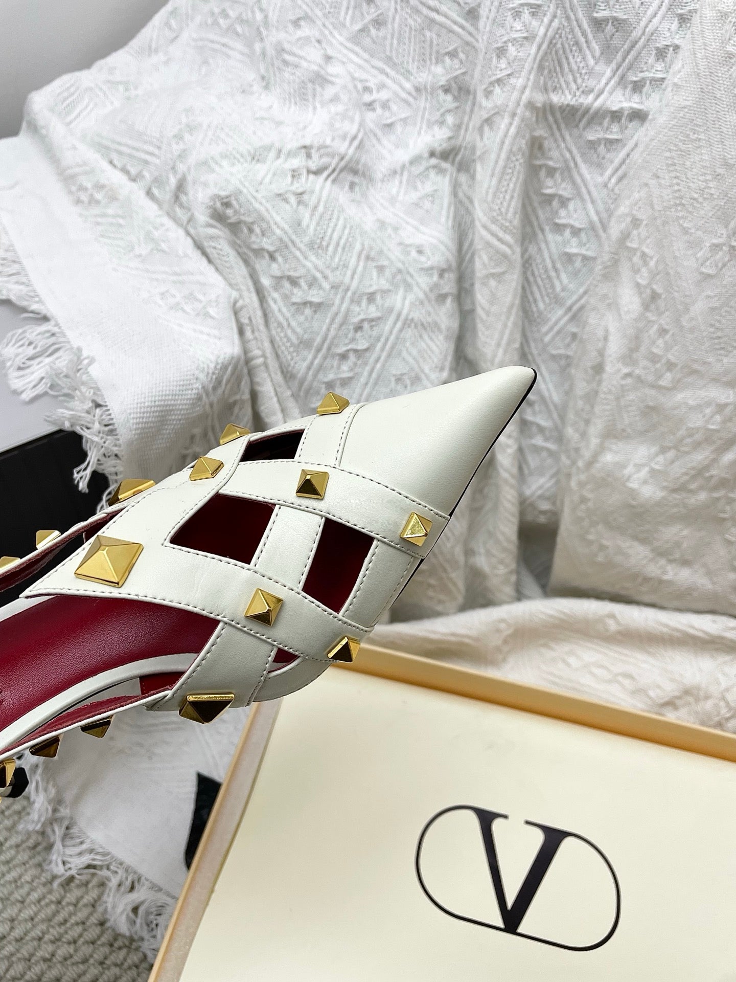 VT 26s Slingback 60 White Burgundy Lambskin 611369