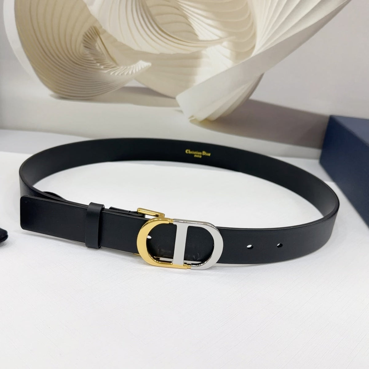 Dior 2026 Two-Tone Buckle Belt 30mm Leather 186129