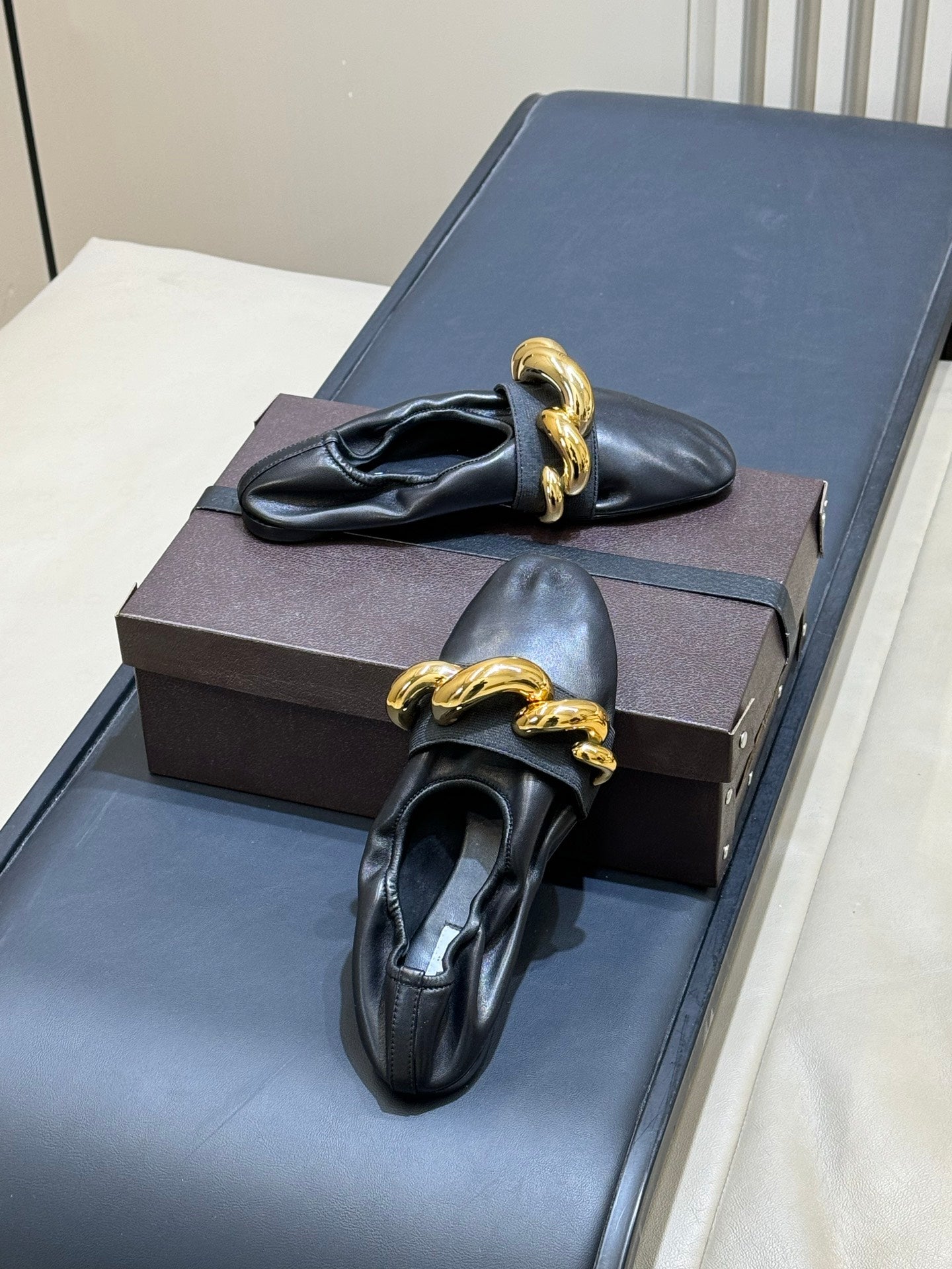 Alaia 26 Ballet Flats Black Lambskin Gold Chain 621730