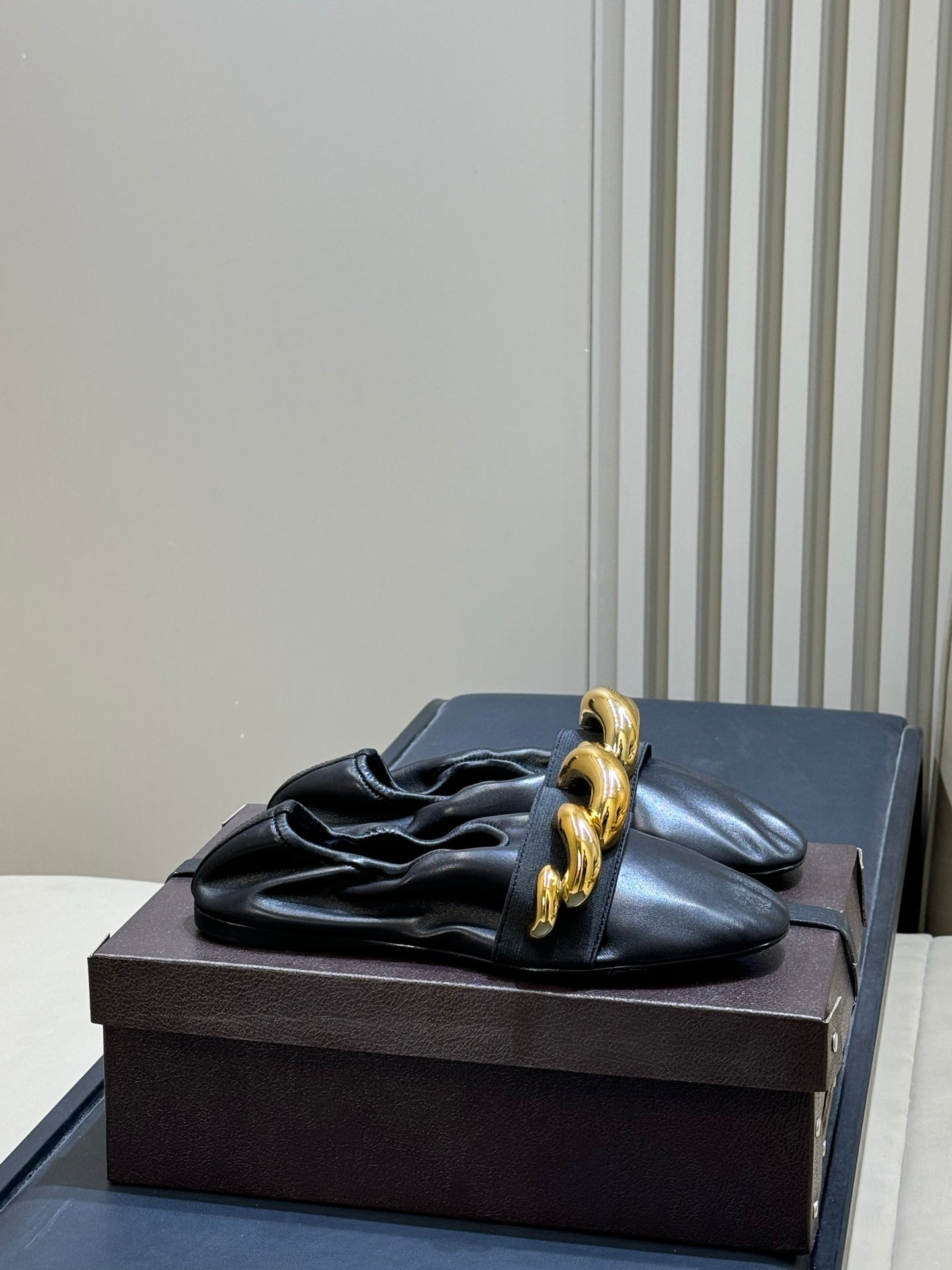 Alaia 26 Ballet Flats Black Lambskin Gold Chain 621730