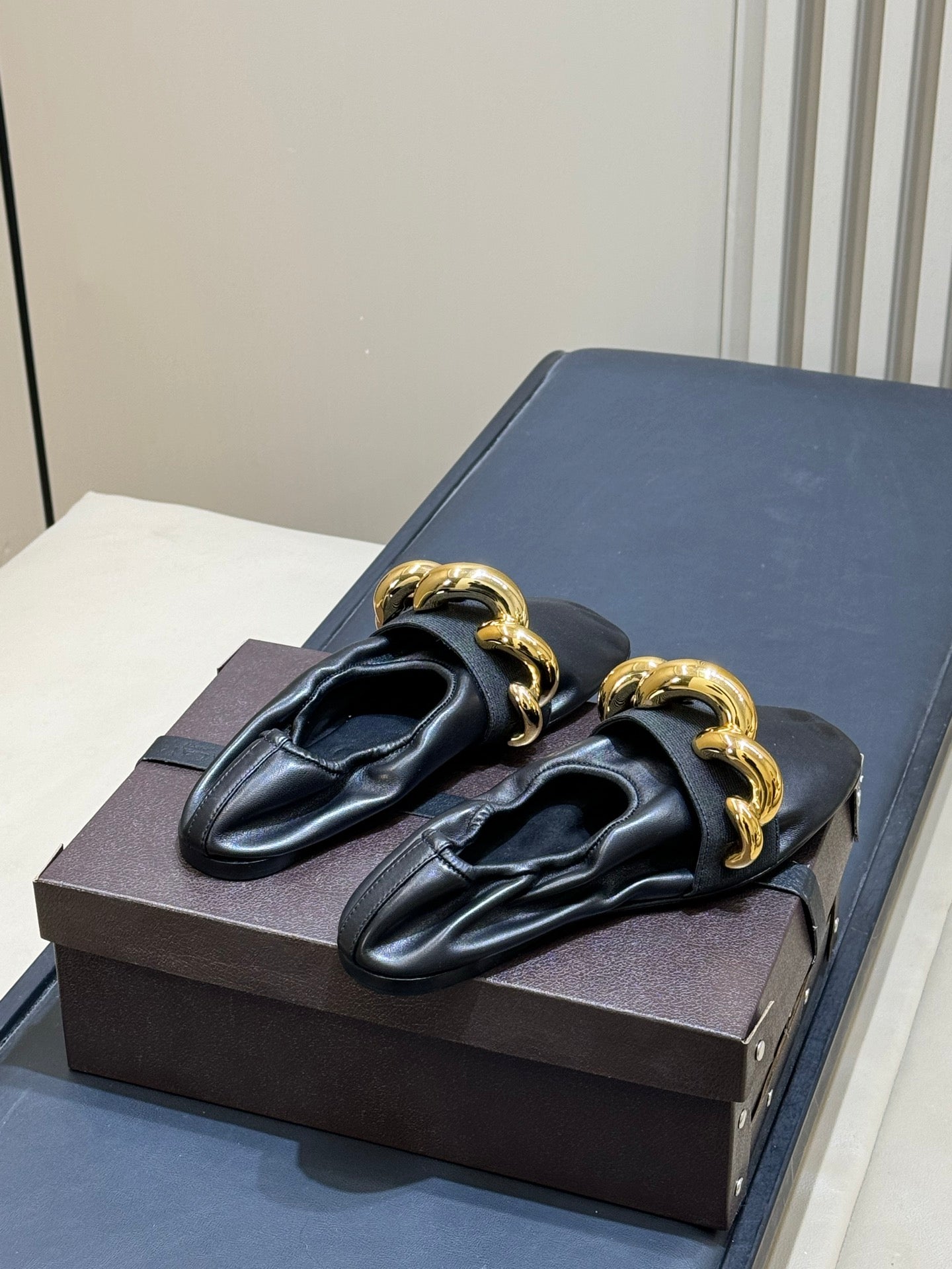 Alaia 26 Ballet Flats Black Lambskin Gold Chain 621730