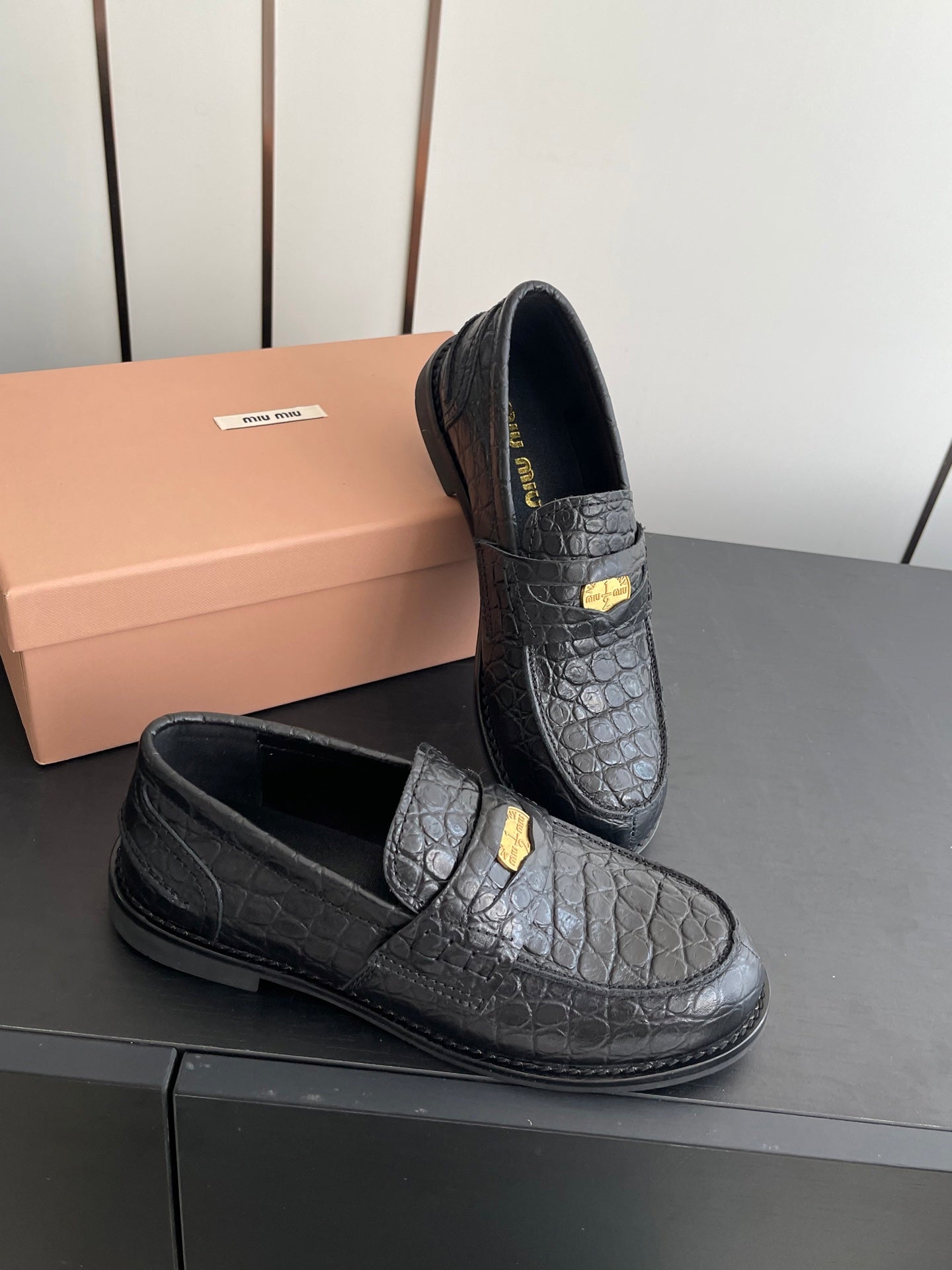 MIU 26 Casual Loafers Black Crocodile Embossed Calfskin 631625
