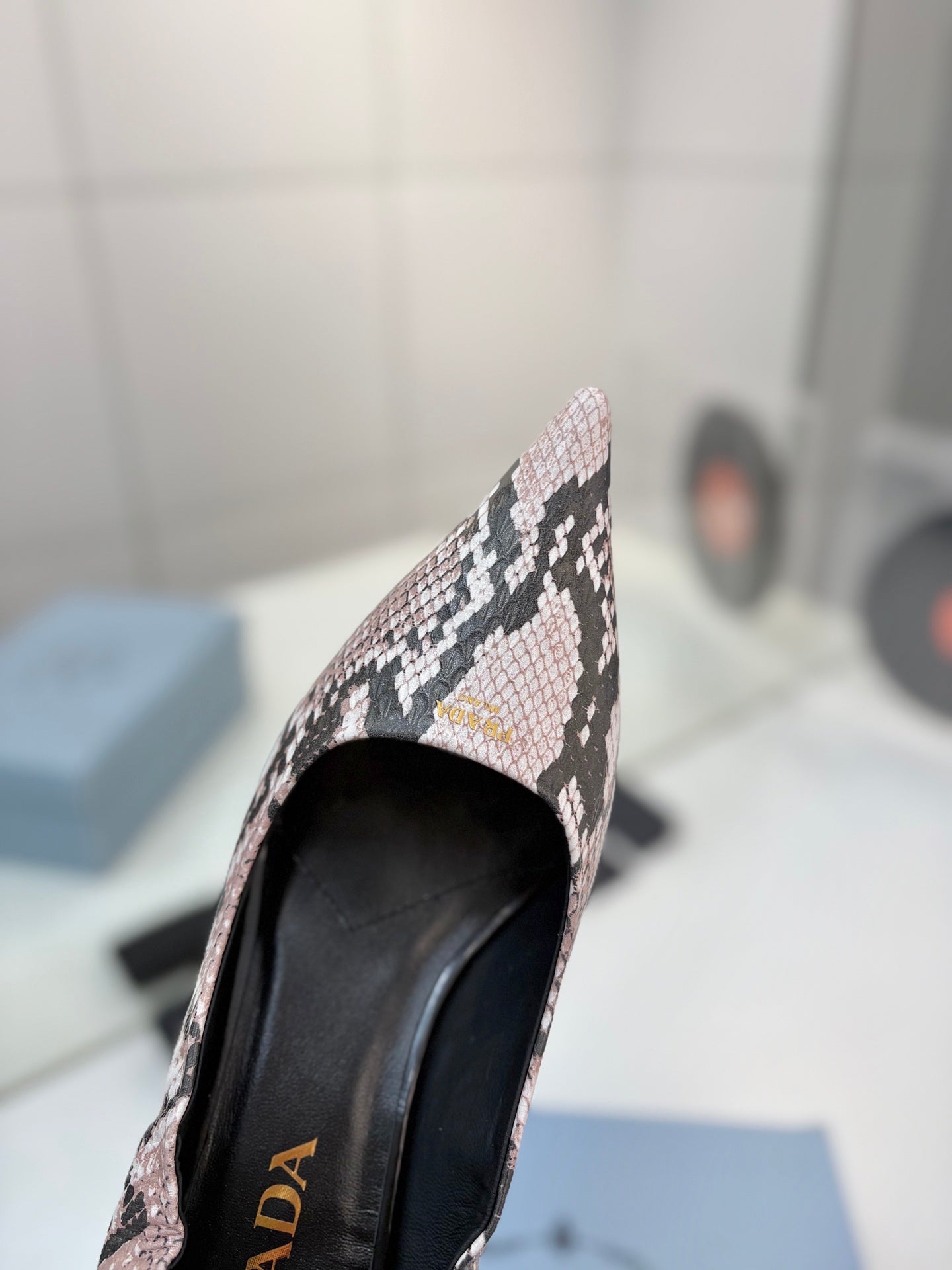 PRA 26S Pointed Toe High Heels 55 Black Light Pink Snakeskin 627126