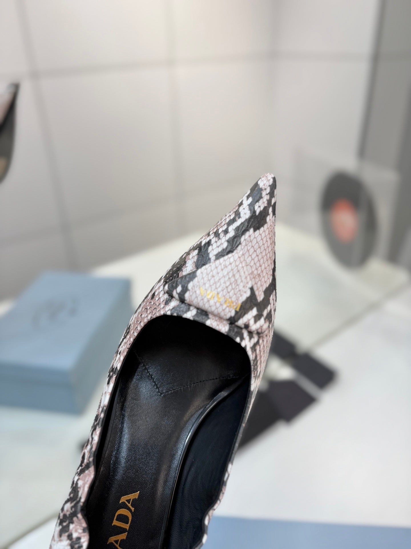 PRA 26S Pointed Toe High Heels 55 Black Light Pink Snakeskin 627132