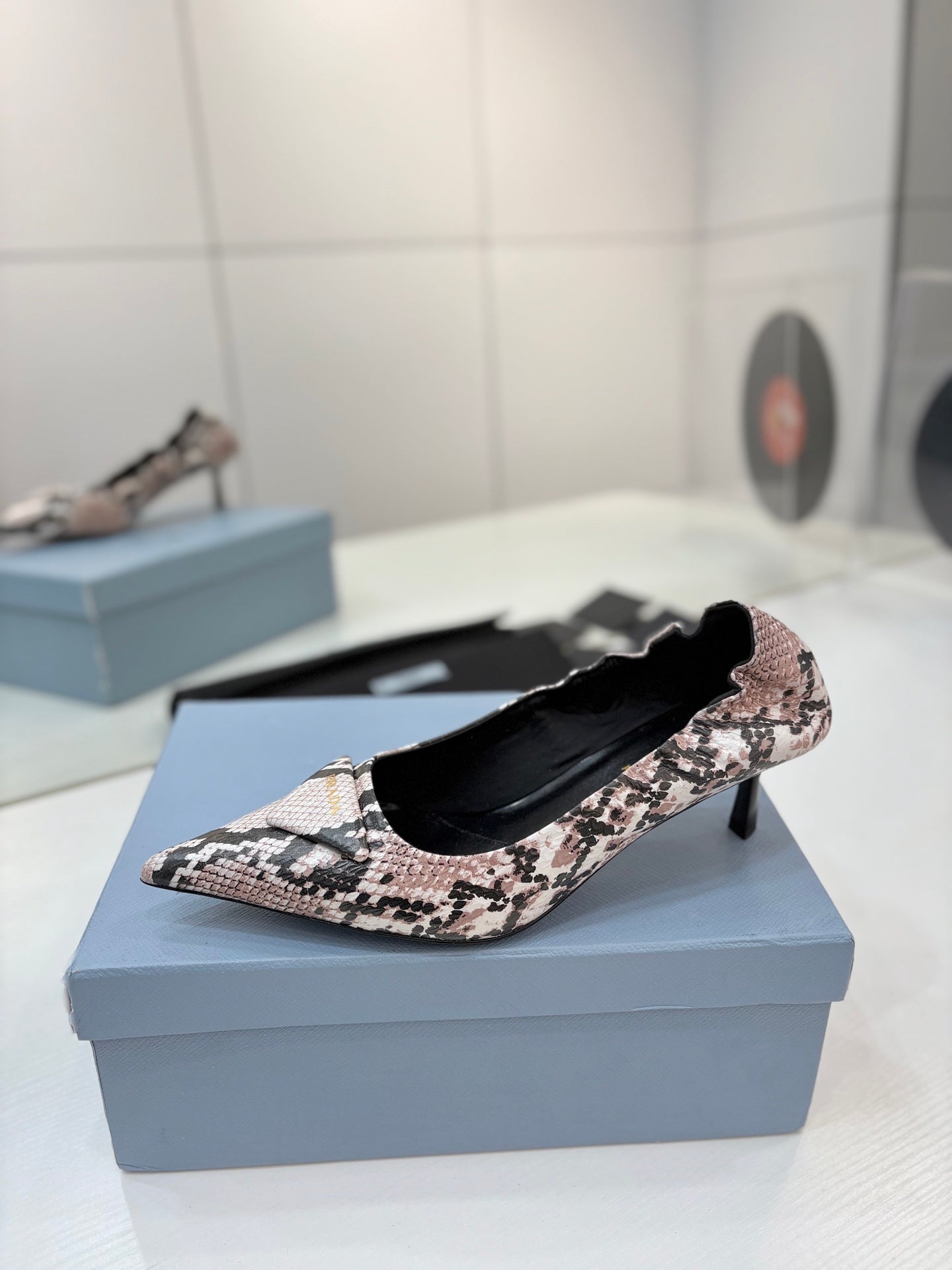 PRA 26S Pointed Toe High Heels 55 Black Light Pink Snakeskin 627132