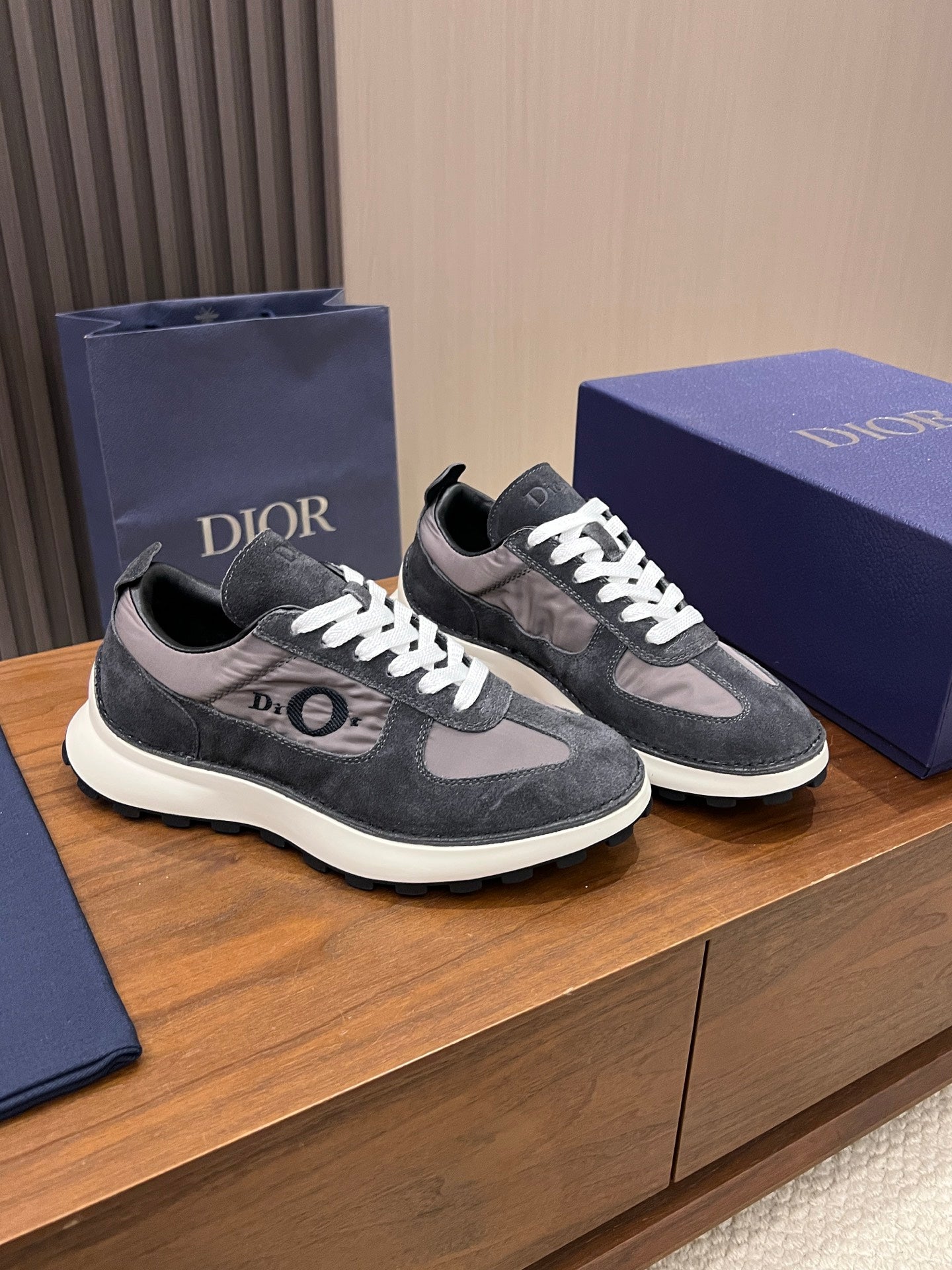 Dior 2026 Sneaker Suede 904794