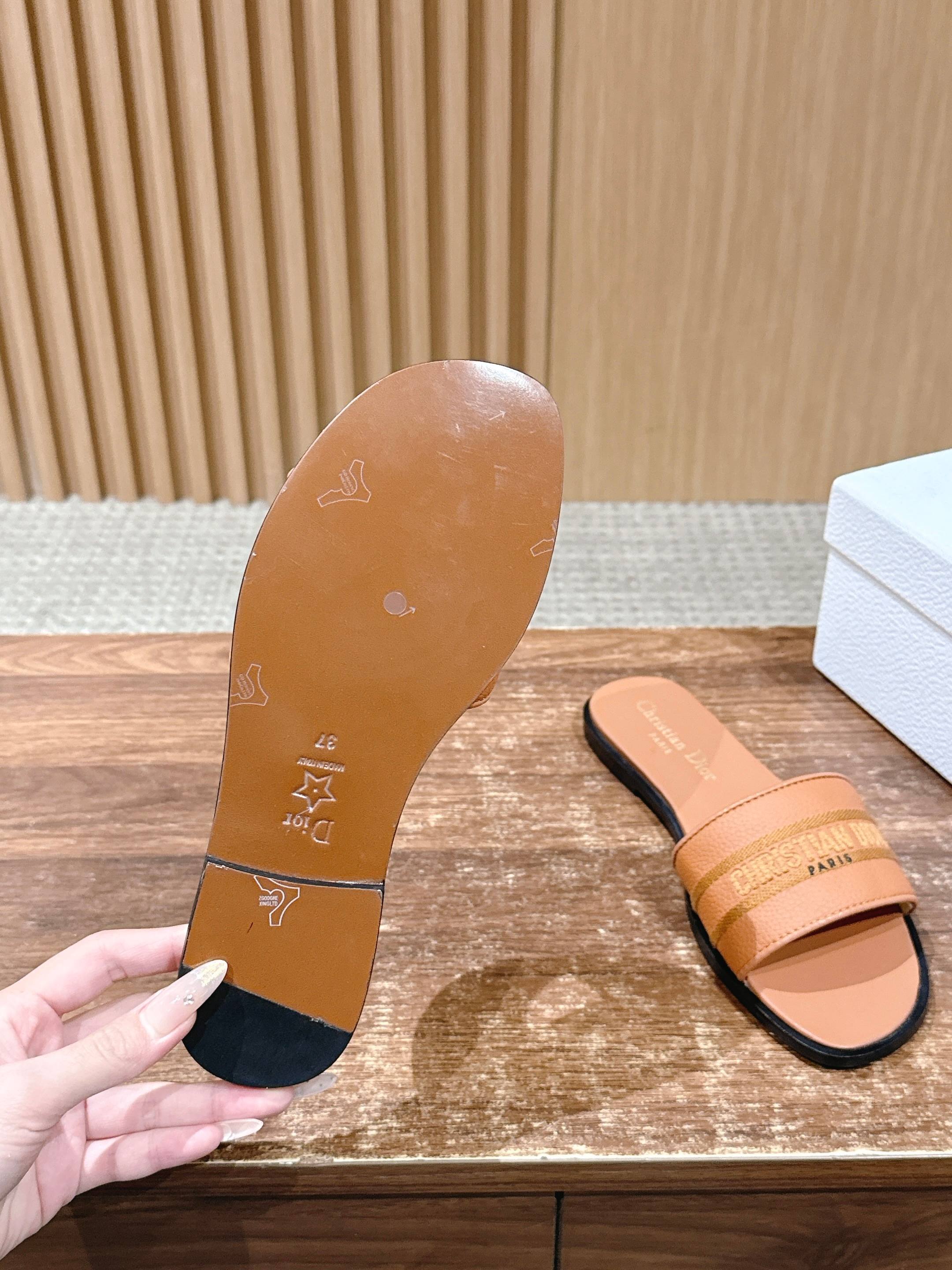 CD 26 Embroidered Slippers Camel Brown Cowhide 610277