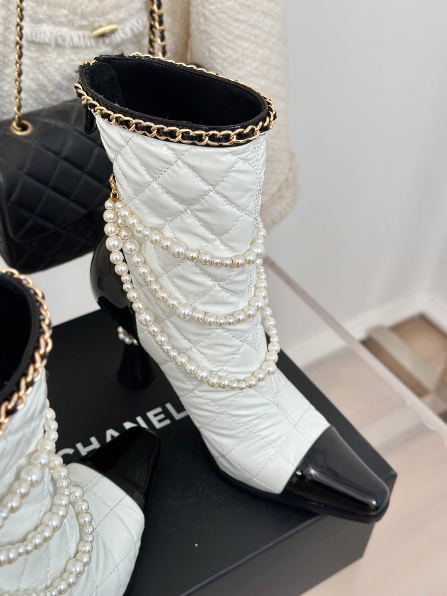 CC Short Boots 80mm White Wrinkled Quilted Calfskin