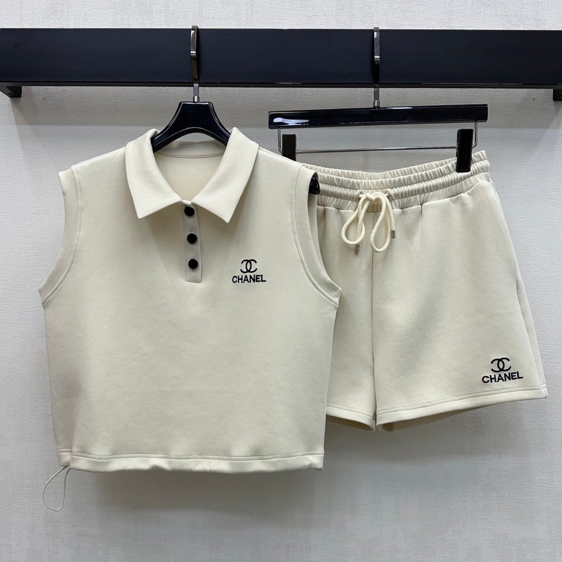 Chanel 2026 Vest And Shorts Set Cream Polyester 314910