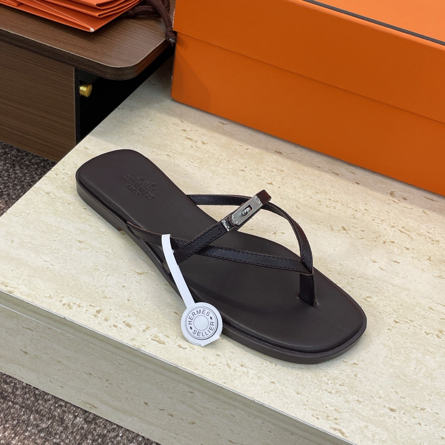 HM 26ss Kelly Sliver Buckle Slipper Black Calfskin 607156