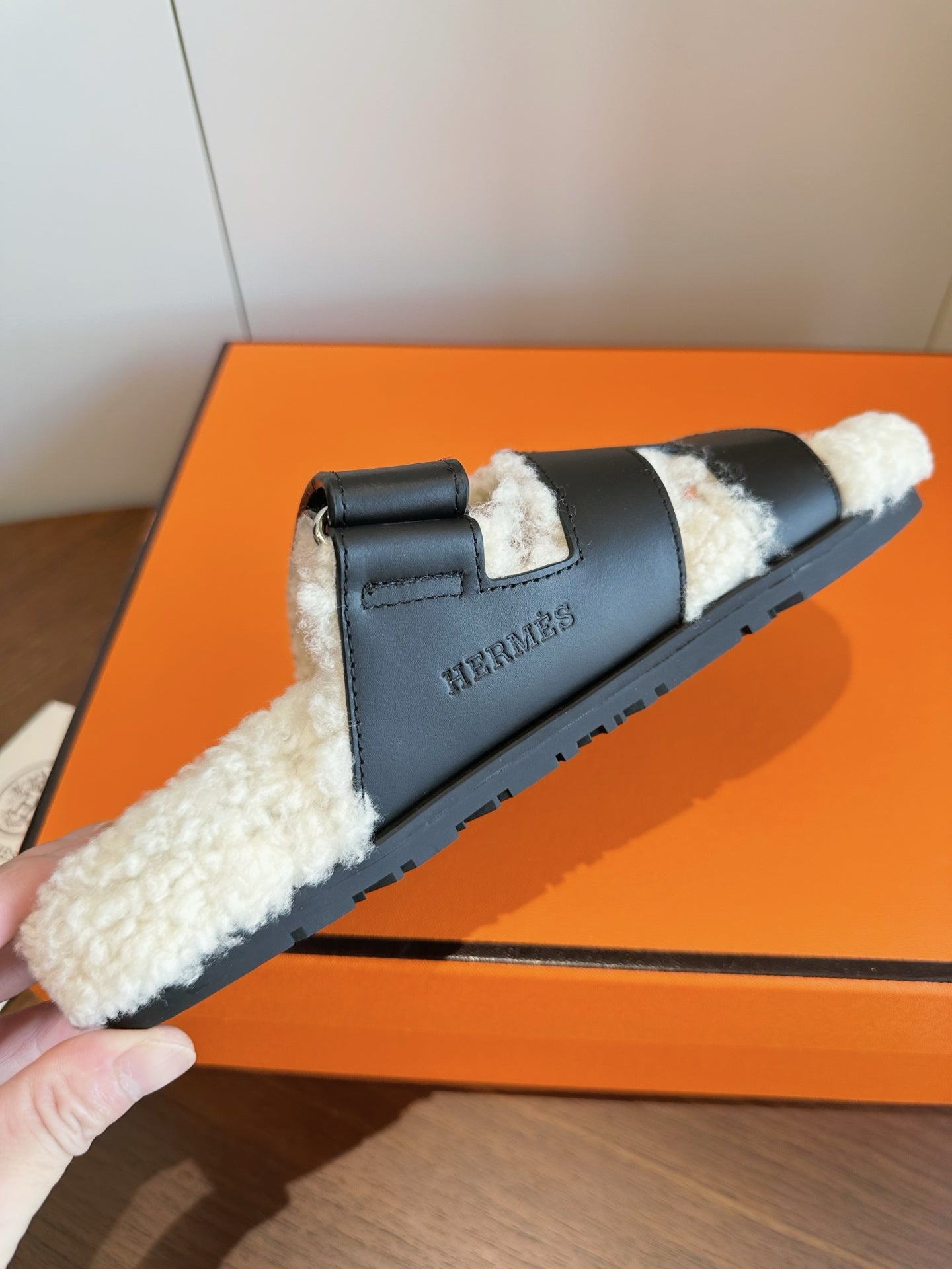 Hermes 2026 Chypre Sandal Calfskin Wool 976852