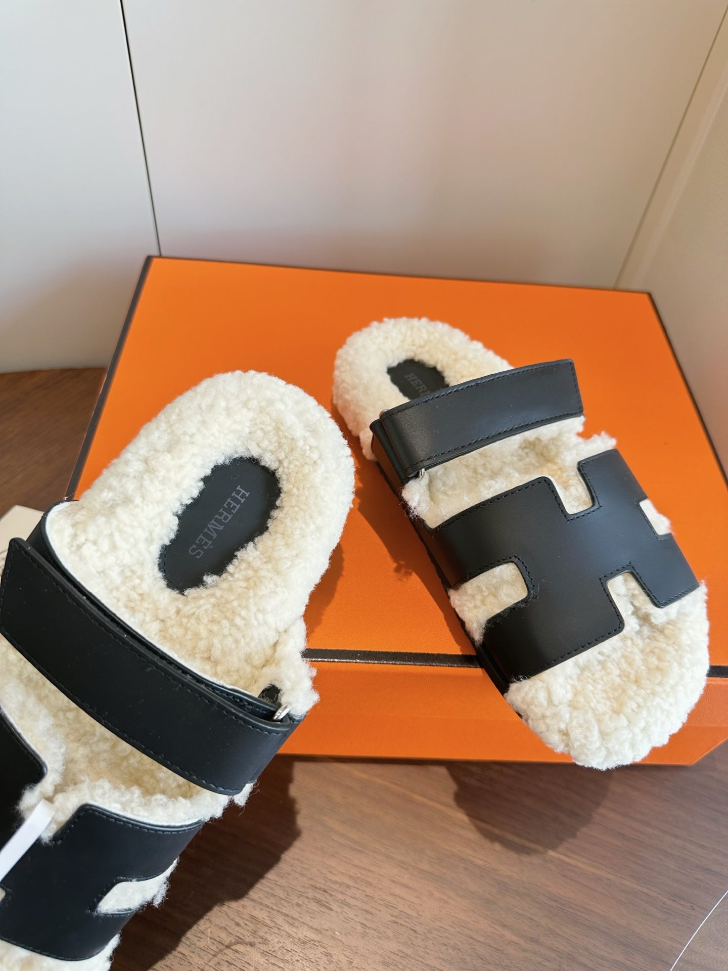 Hermes 2026 Chypre Sandal Calfskin Wool 976852
