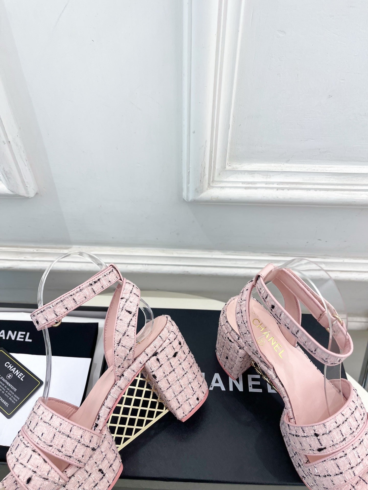 CC 26s HighHeeled Platform Sandals 85 Pink Black Tweed 631866