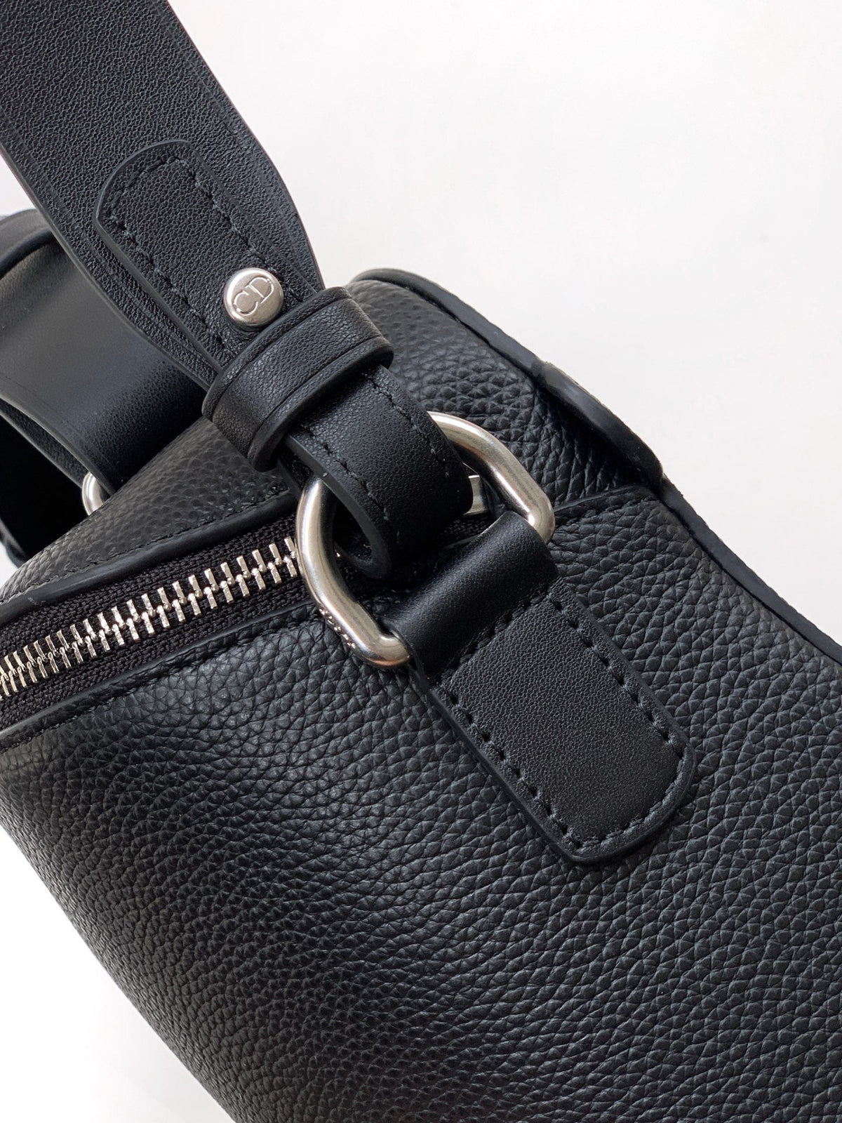 Dior 2026 Archie Zipped Bag with Strap 28cm Grained Calfskin 386302