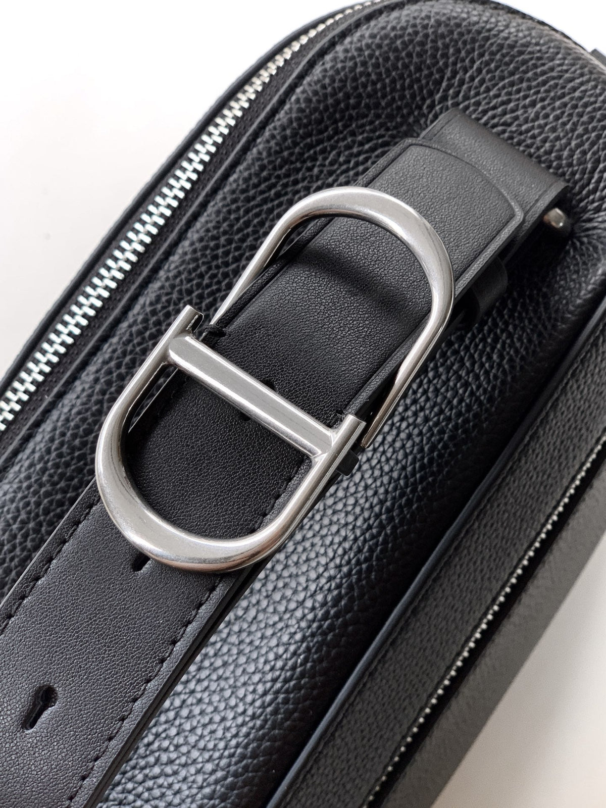 Dior 2026 Archie Zipped Bag with Strap 28cm Grained Calfskin 386302